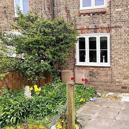 Gorgeous Two Bedroom House In Ely Buitenkant foto