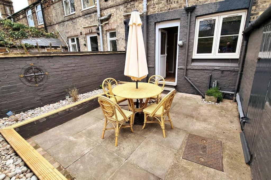Gorgeous Two Bedroom House In Ely Buitenkant foto