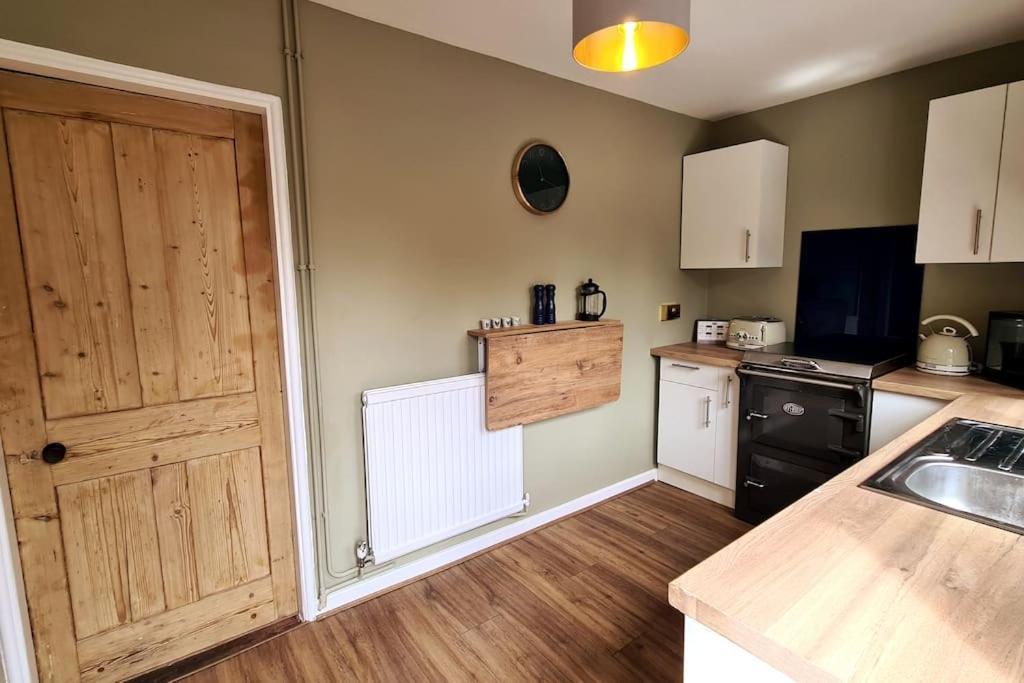 Gorgeous Two Bedroom House In Ely Buitenkant foto